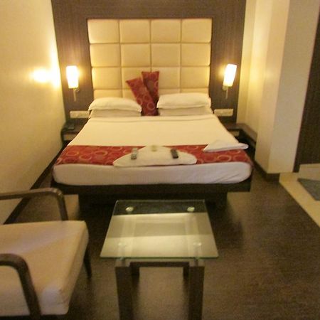 Hotel Mourya Residency Thane Luaran gambar