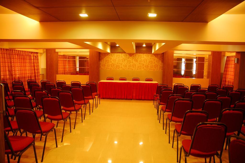 Hotel Mourya Residency Thane Luaran gambar