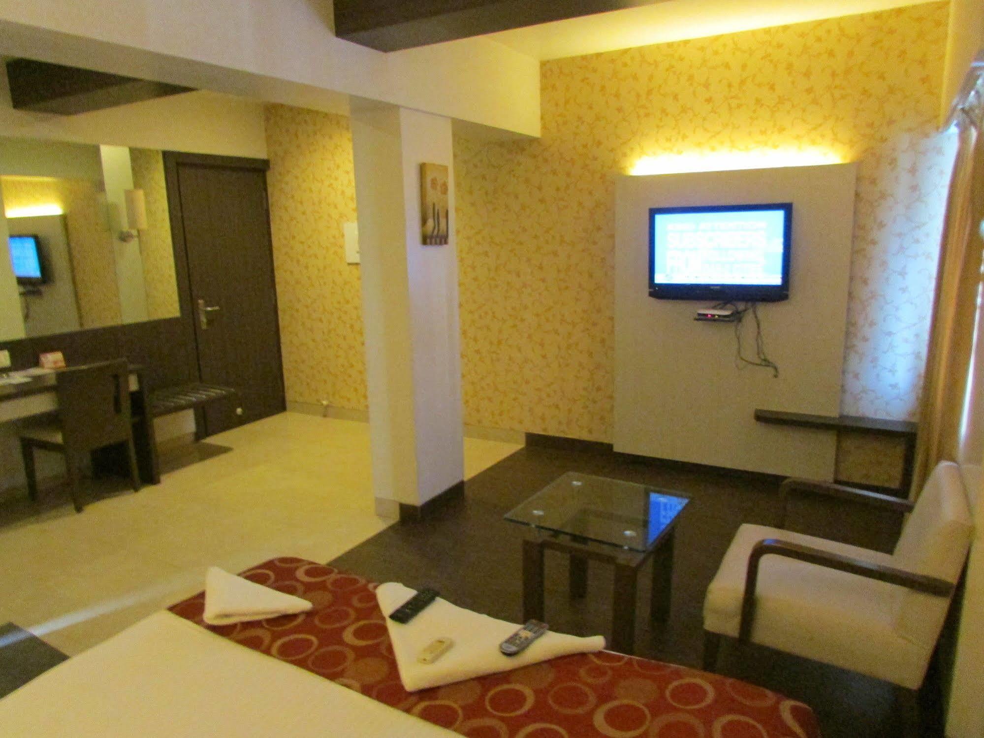 Hotel Mourya Residency Thane Luaran gambar