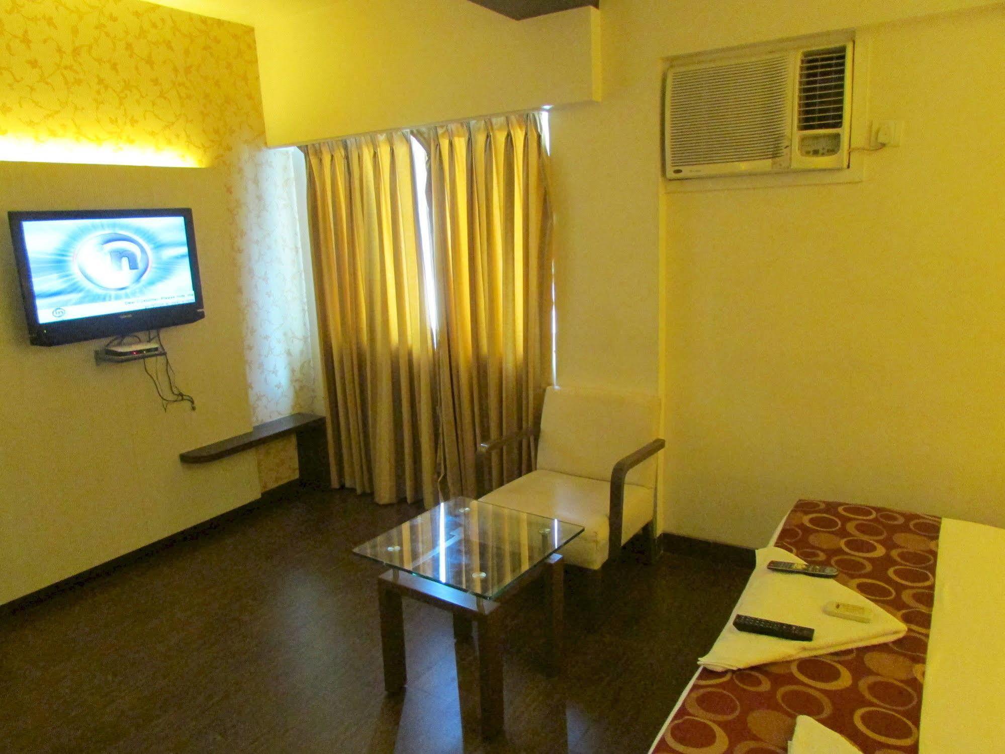 Hotel Mourya Residency Thane Luaran gambar