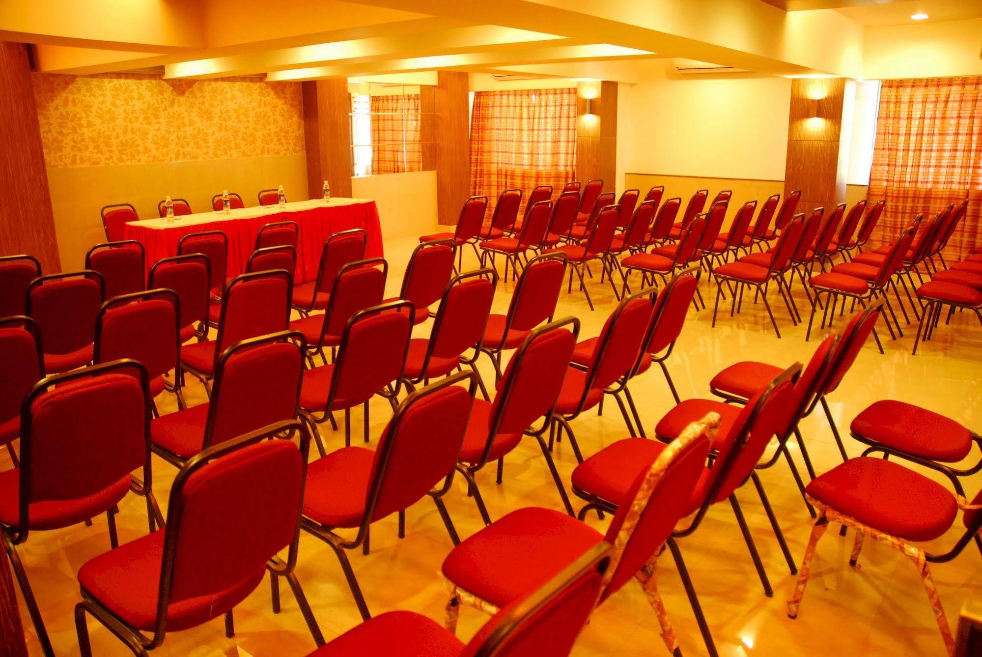 Hotel Mourya Residency Thane Luaran gambar