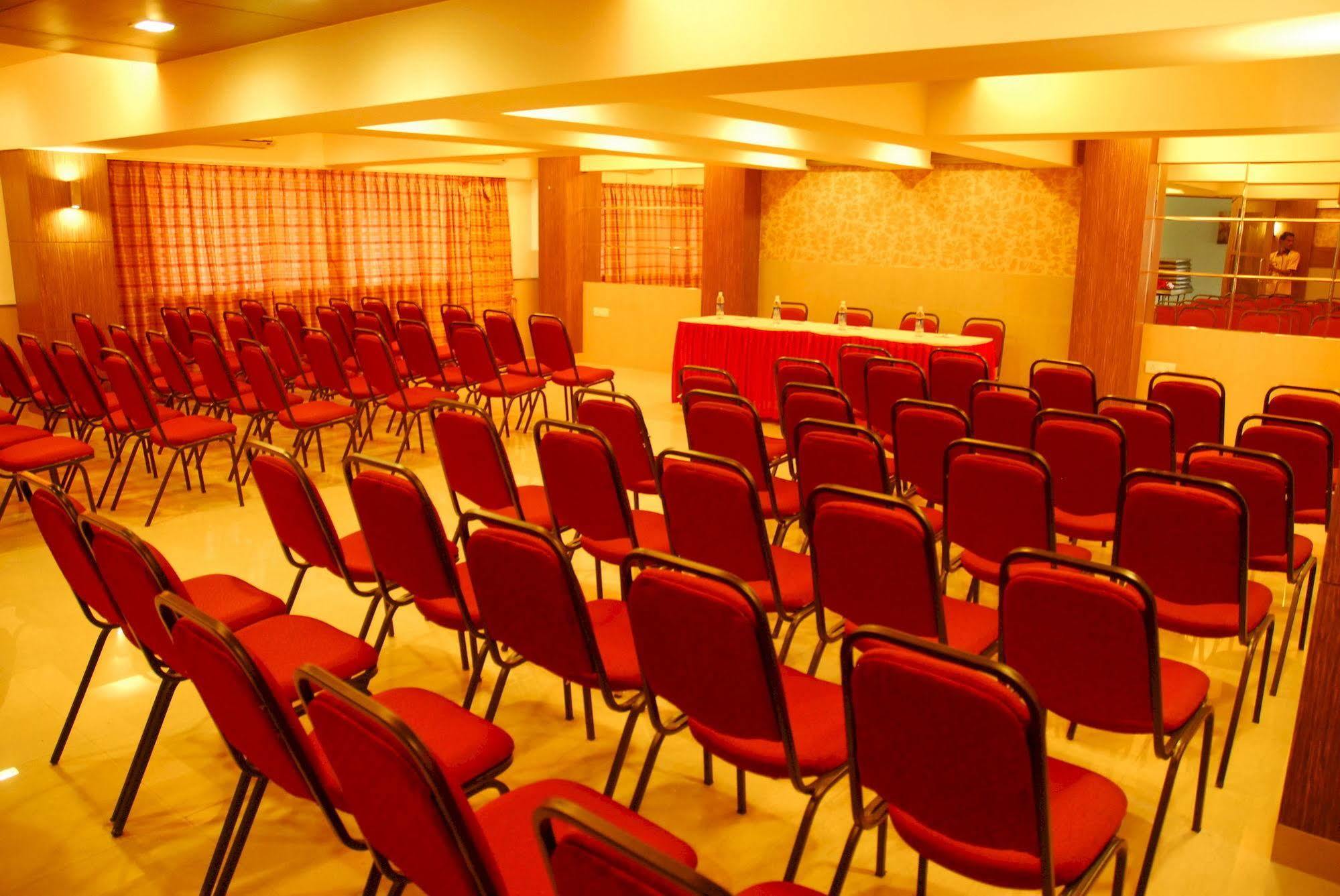Hotel Mourya Residency Thane Luaran gambar
