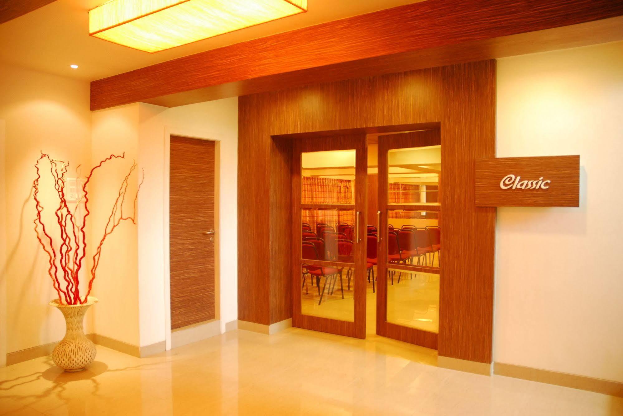 Hotel Mourya Residency Thane Luaran gambar