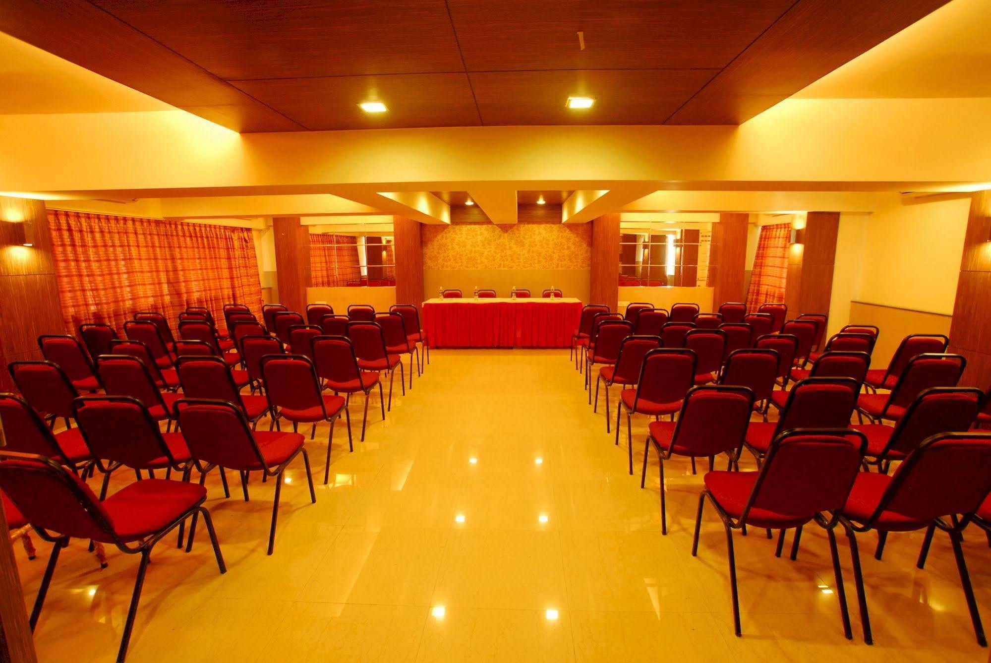 Hotel Mourya Residency Thane Luaran gambar